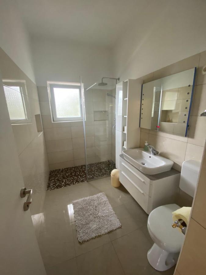 Apartman Ana Dobropoljana 外观 照片